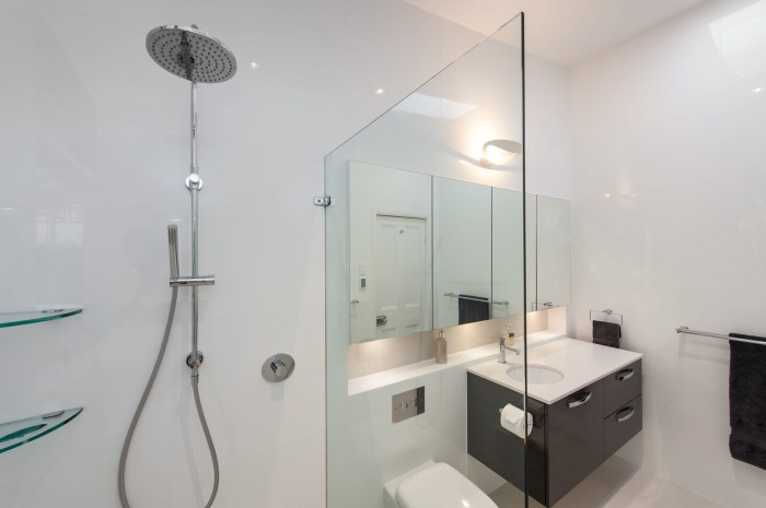 Minimalist bathroom lighting